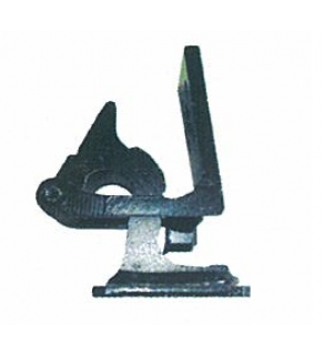 BOTTOM RIGHT DOOR HINGE TGA
